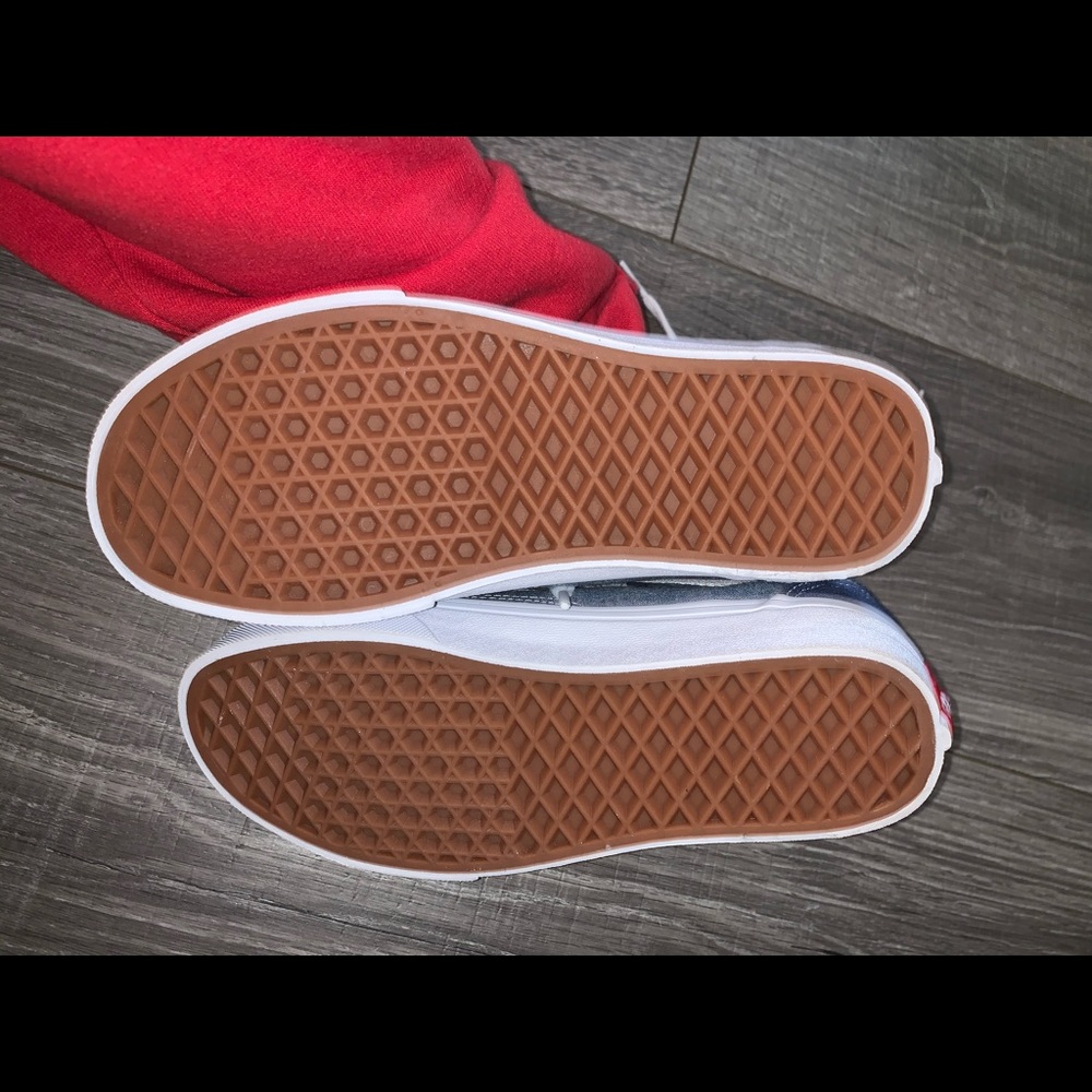 Vans - Picture 4 of 6